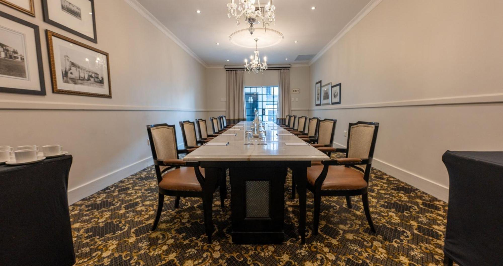 Anew Hotel Hilton Pietermaritzburg 외부 사진